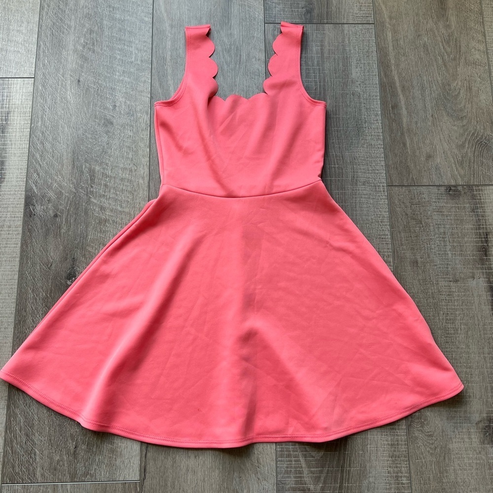 First Look Scalloped Dress in Coral Size Small
